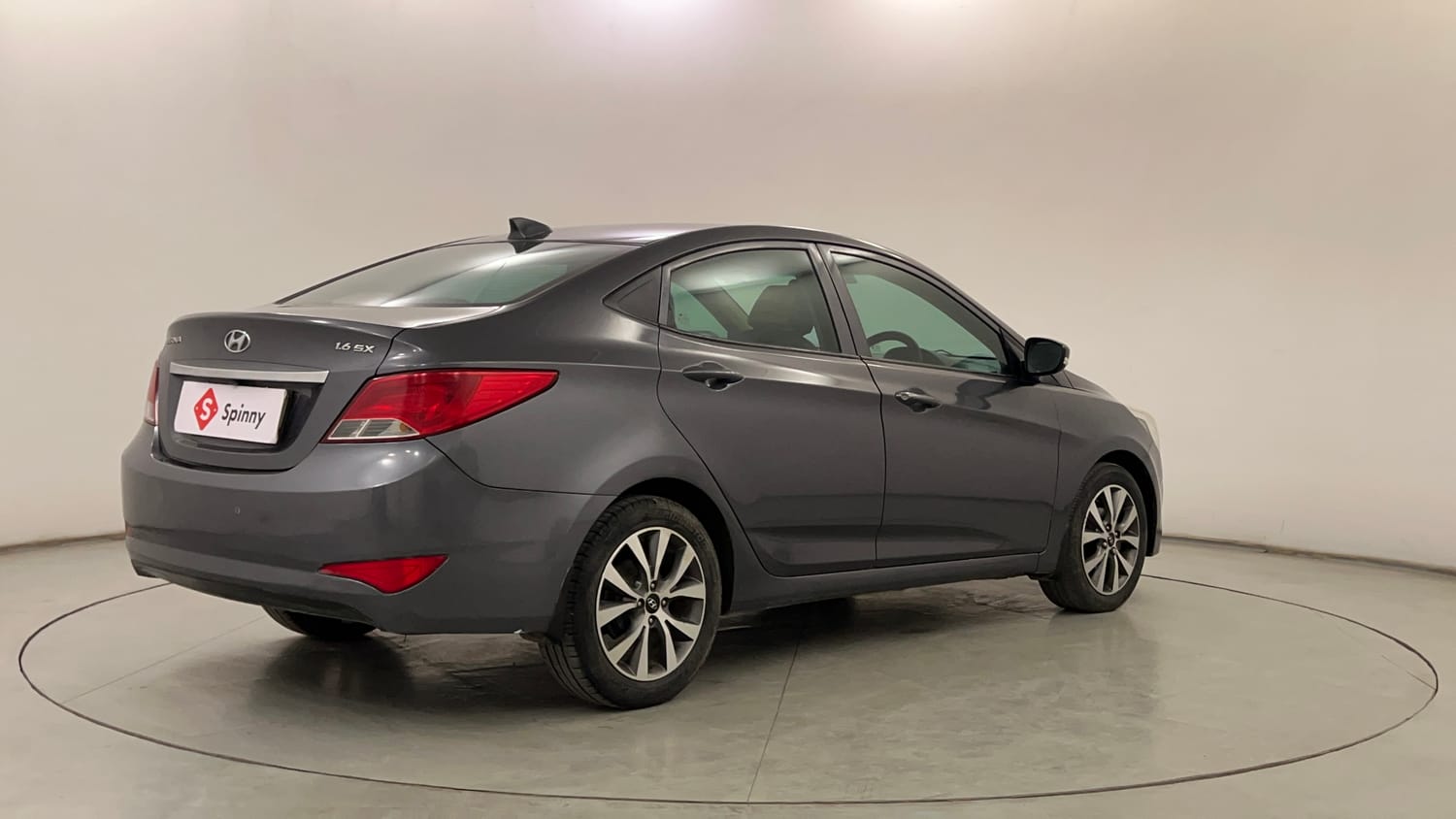 Used 2016 Hyundai Verna 1.6 VTVT SX Petrol Manual exterior RIGHT REAR CORNER VIEW