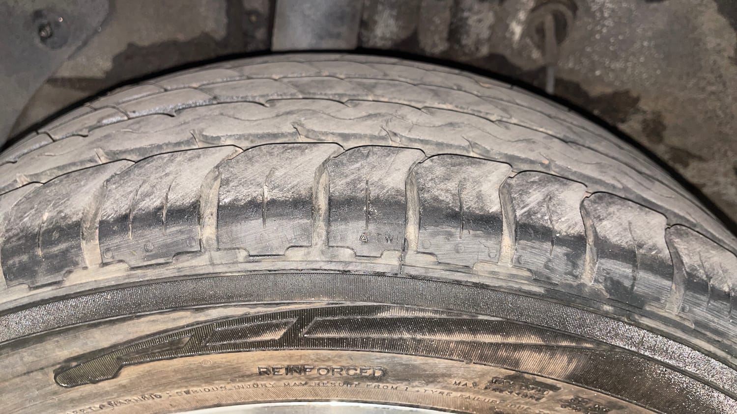 Used 2018 Hyundai Elite i20 Asta 1.2 (O) Petrol Manual tyres RIGHT REAR TYRE TREAD VIEW