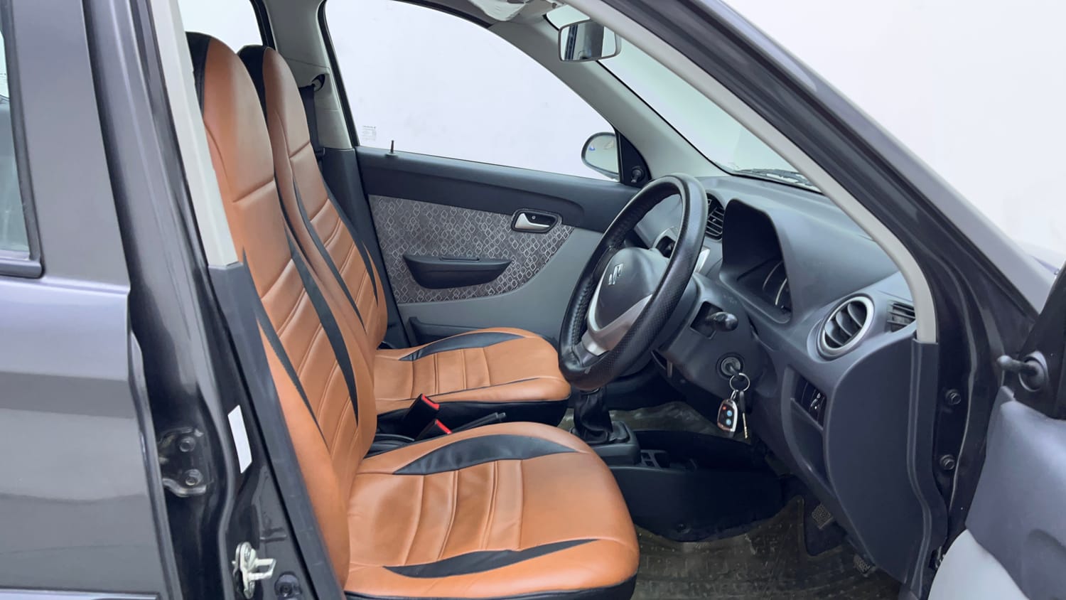 Used 2018 Maruti Suzuki Alto 800 LXi (O) Petrol Manual interior RIGHT SIDE FRONT DOOR CABIN VIEW
