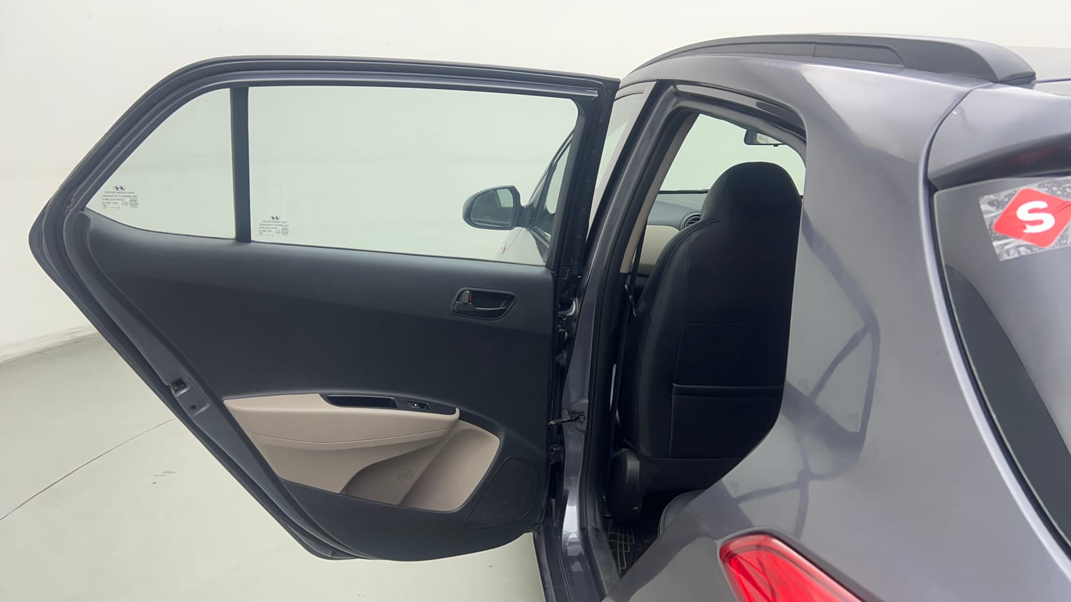 Used 2018 Hyundai Grand i10 Magna AT 1.2 Kappa VTVT Petrol Automatic interior LEFT REAR DOOR OPEN VIEW
