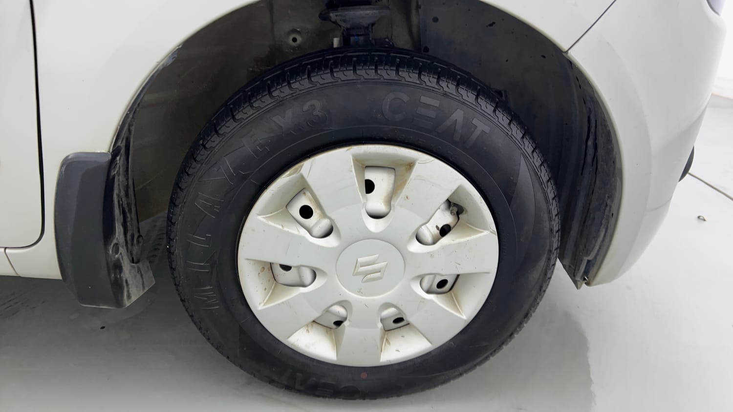 Used 2020 Maruti Suzuki Wagon R LXi 1.0 CNG Cng Manual tyres RIGHT FRONT TYRE RIM VIEW