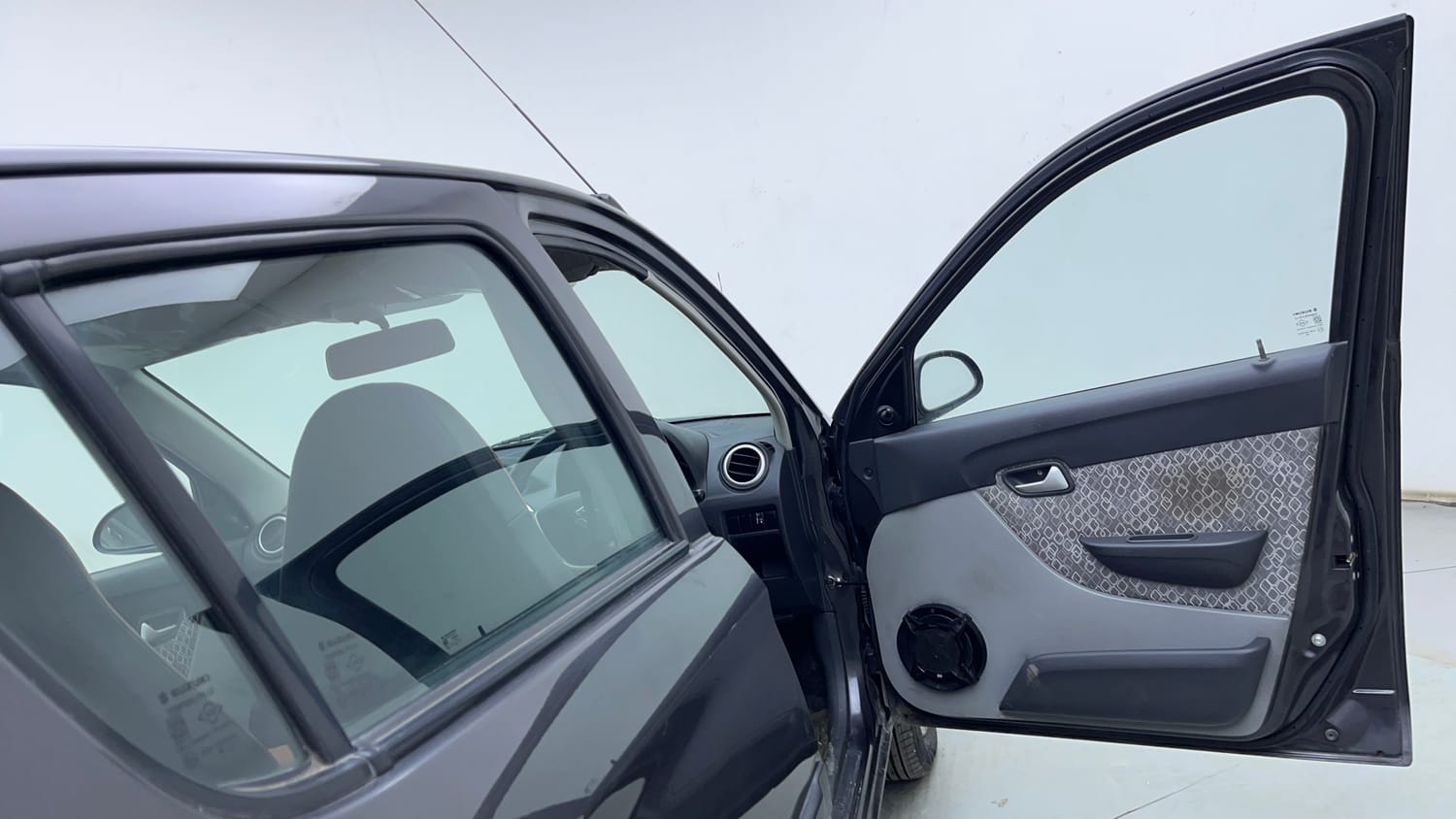 Used 2018 Maruti Suzuki Alto 800 LXi (O) Petrol Manual interior RIGHT FRONT DOOR OPEN VIEW