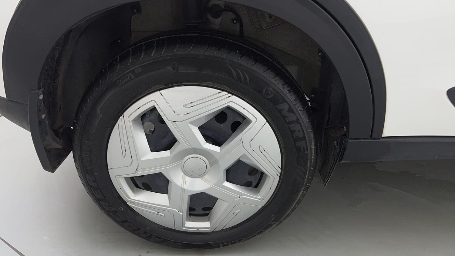 Used 2025 Tata Nexon Pure Plus (S) 1.2 iCNG 6MT Cng Manual tyres RIGHT REAR TYRE RIM VIEW