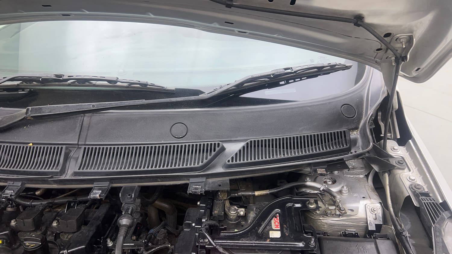 Used 2020 Ford Freestyle Titanium Plus 1.2 Ti-VCT Petrol Manual engine ENGINE LEFT SIDE HINGE & APRON VIEW
