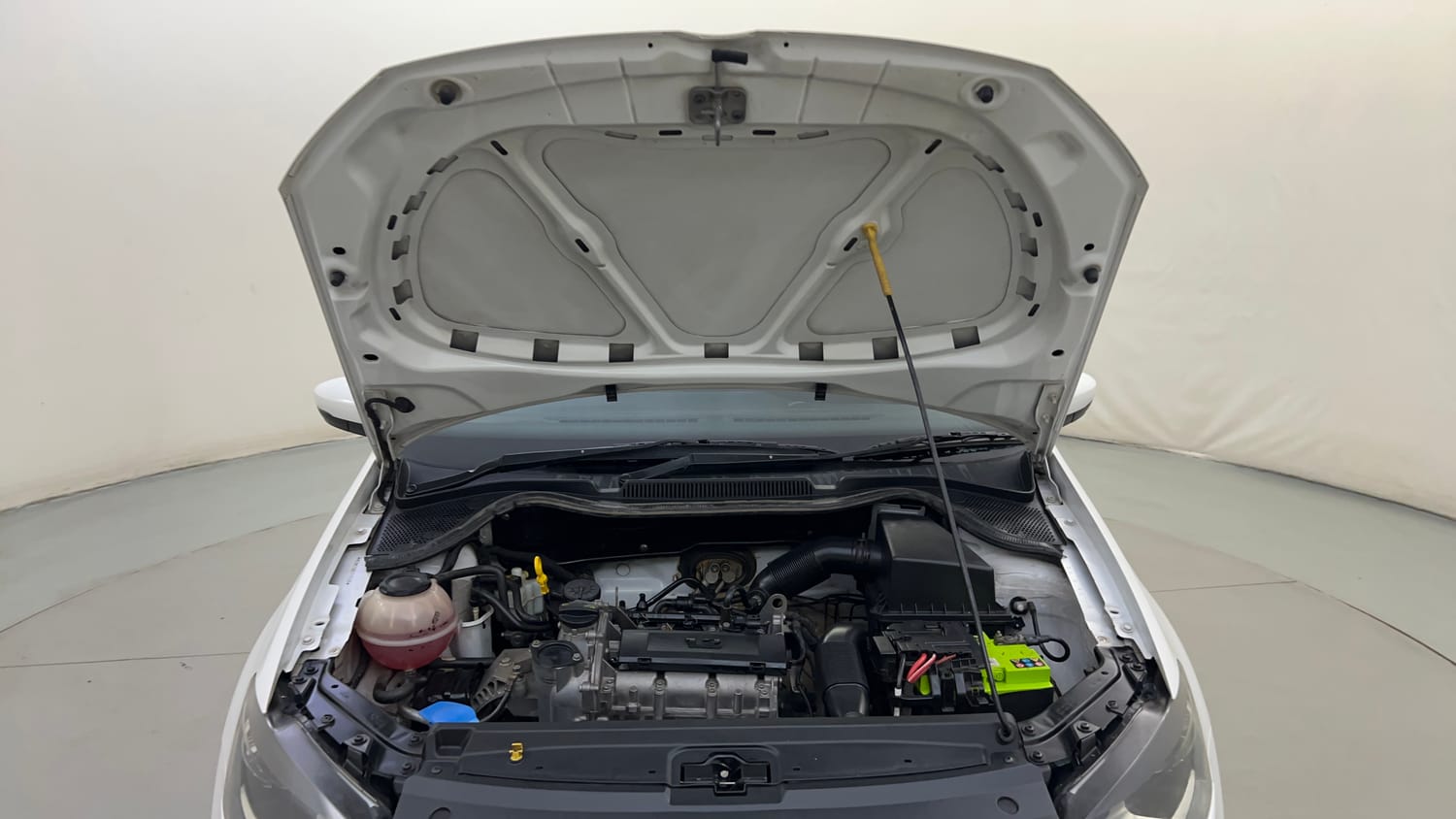 Used 2018 Volkswagen Polo Highline Plus 1.2( P)16 Alloy Petrol Manual engine ENGINE & BONNET OPEN FRONT VIEW