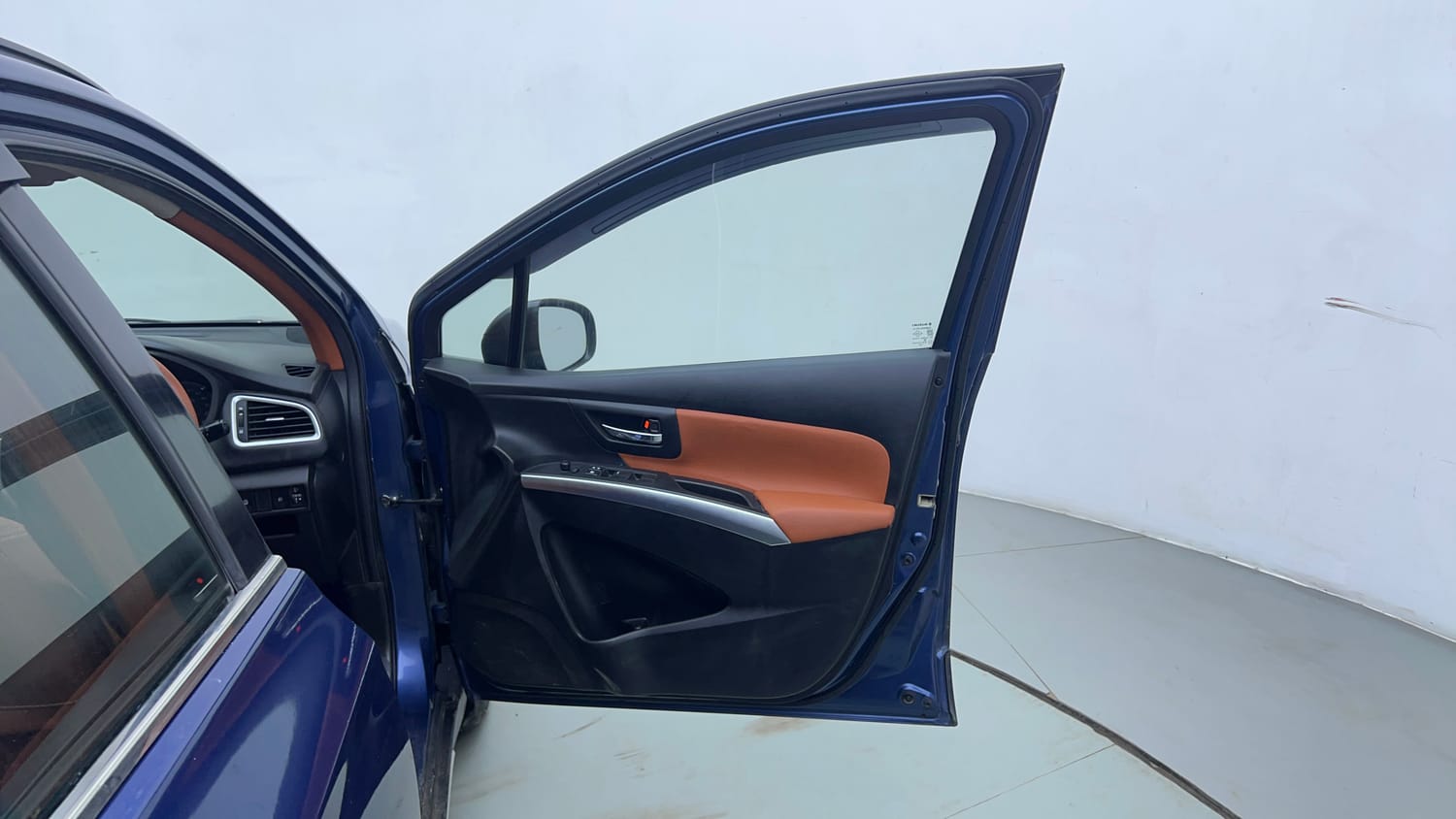 Used 2019 Maruti Suzuki S-Cross Zeta 1.3 Diesel Manual interior RIGHT FRONT DOOR OPEN VIEW