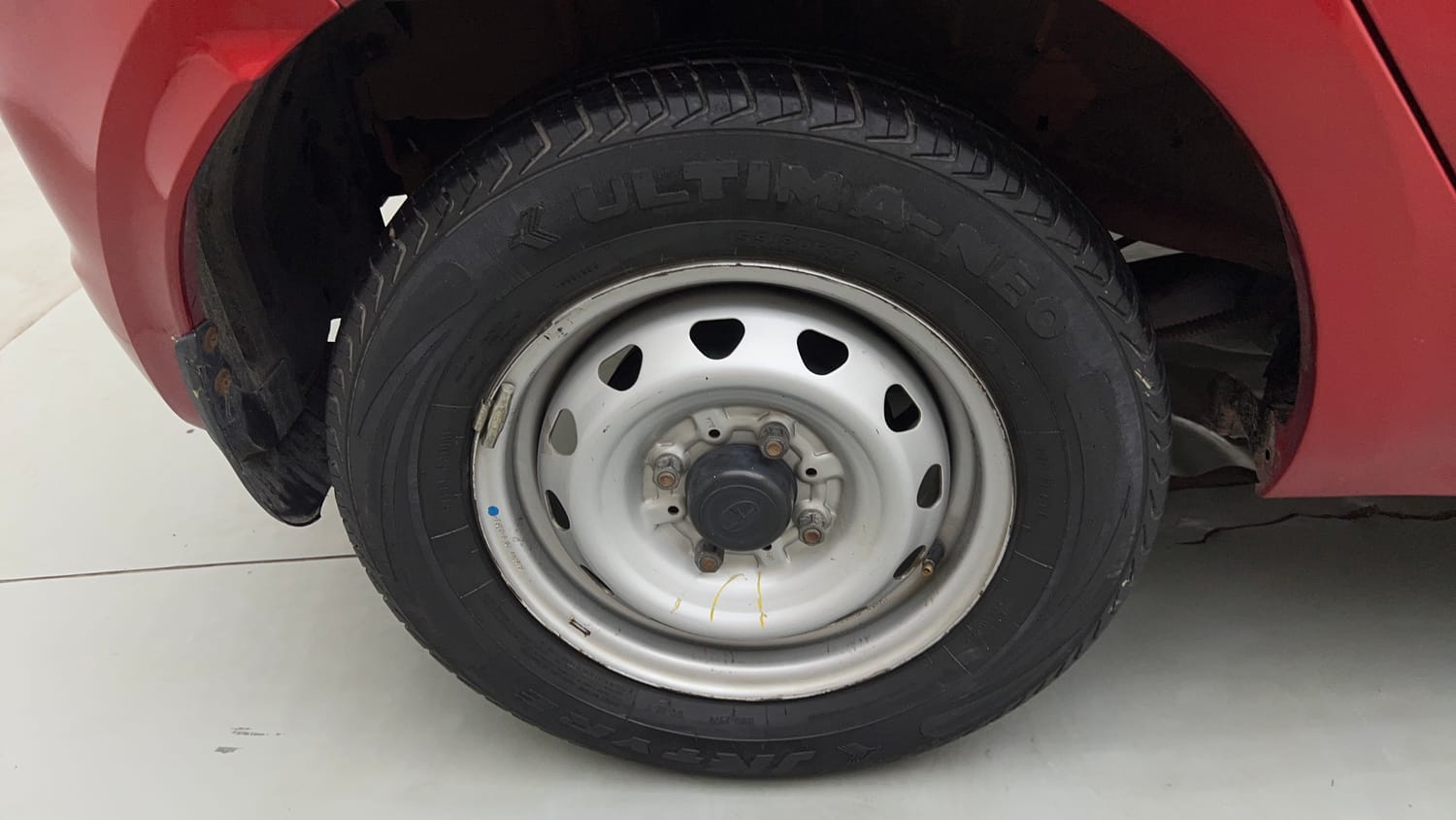 Used 2019 Tata Tiago Revotron XE Petrol Manual tyres RIGHT REAR TYRE RIM VIEW