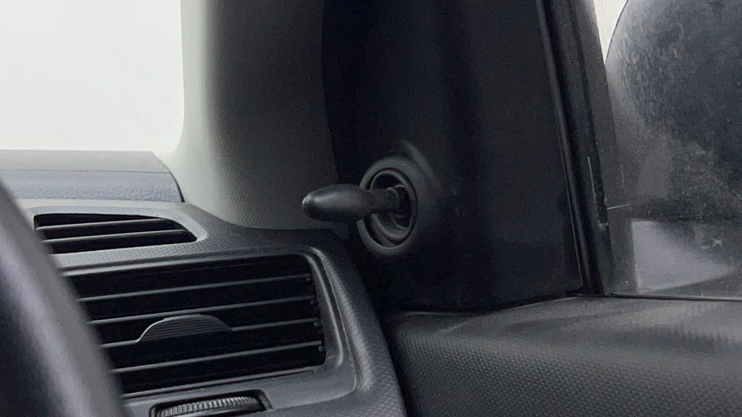 Used 2017 Maruti Suzuki Swift Lxi (O) Petrol Manual top_features Adjustable ORVM