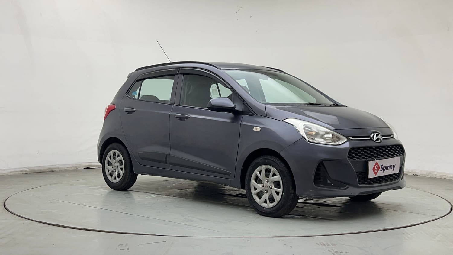 Used 2019 Hyundai Grand i10 Magna 1.2 Kappa VTVT Petrol Manual exterior RIGHT FRONT CORNER VIEW
