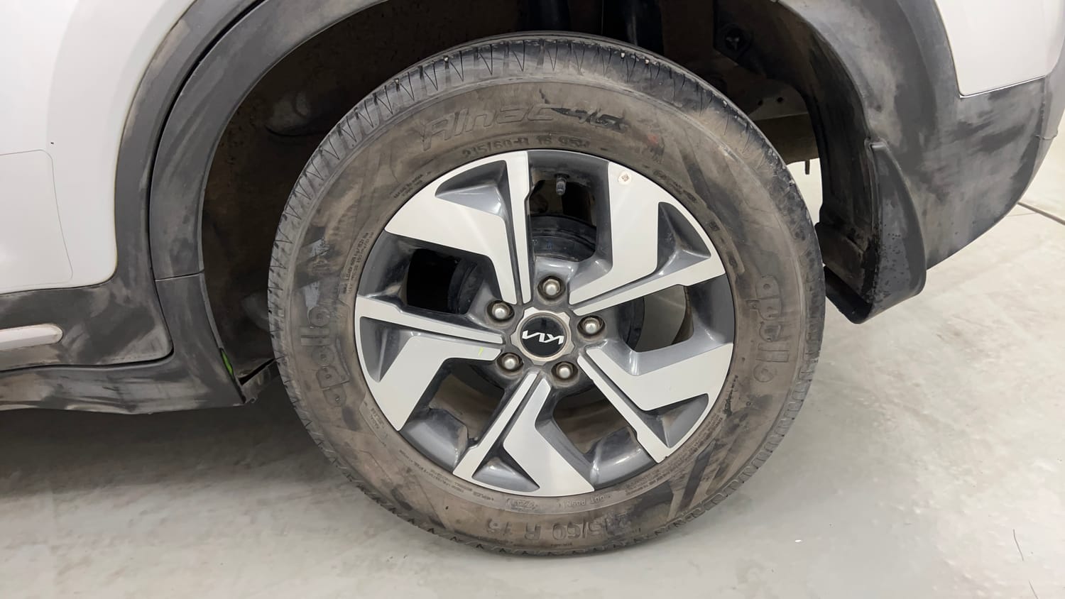 Used 2023 Kia Sonet HTX 1.0 DCT Petrol Automatic tyres LEFT REAR TYRE RIM VIEW