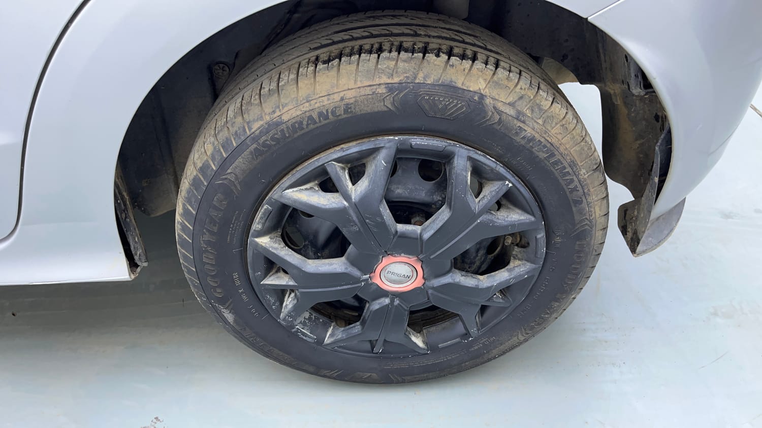Used 2017 Ford Figo Trend 1.2 Ti-VCT Petrol Manual tyres LEFT REAR TYRE RIM VIEW