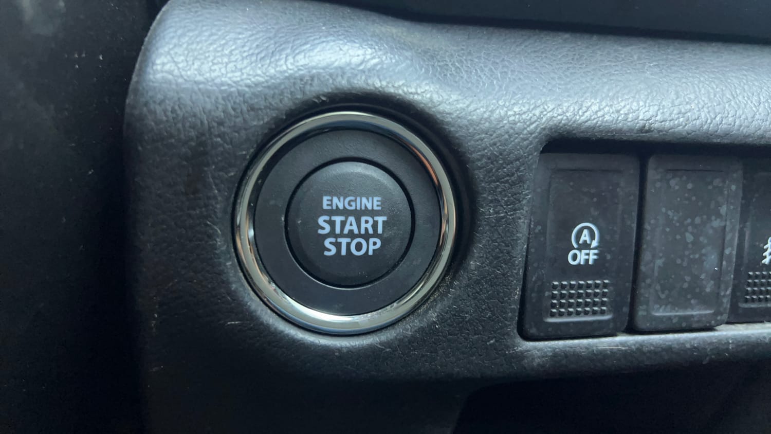 Used 2019 Maruti Suzuki S-Cross Zeta 1.3 Diesel Manual top_features Keyless start