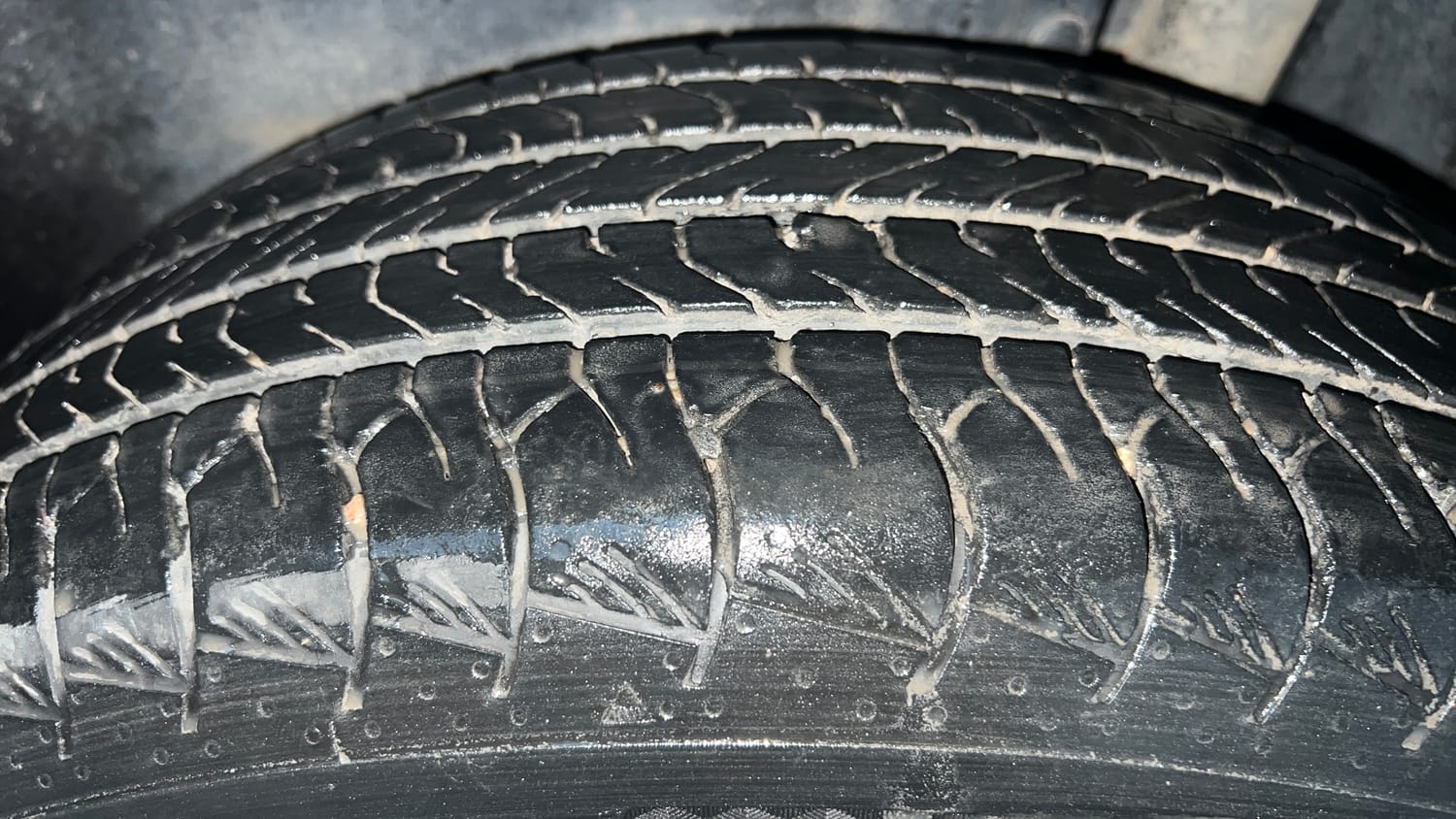 Used 2024 Maruti Suzuki Grand Vitara Delta Smart Hybrid Petrol Manual tyres LEFT REAR TYRE TREAD VIEW