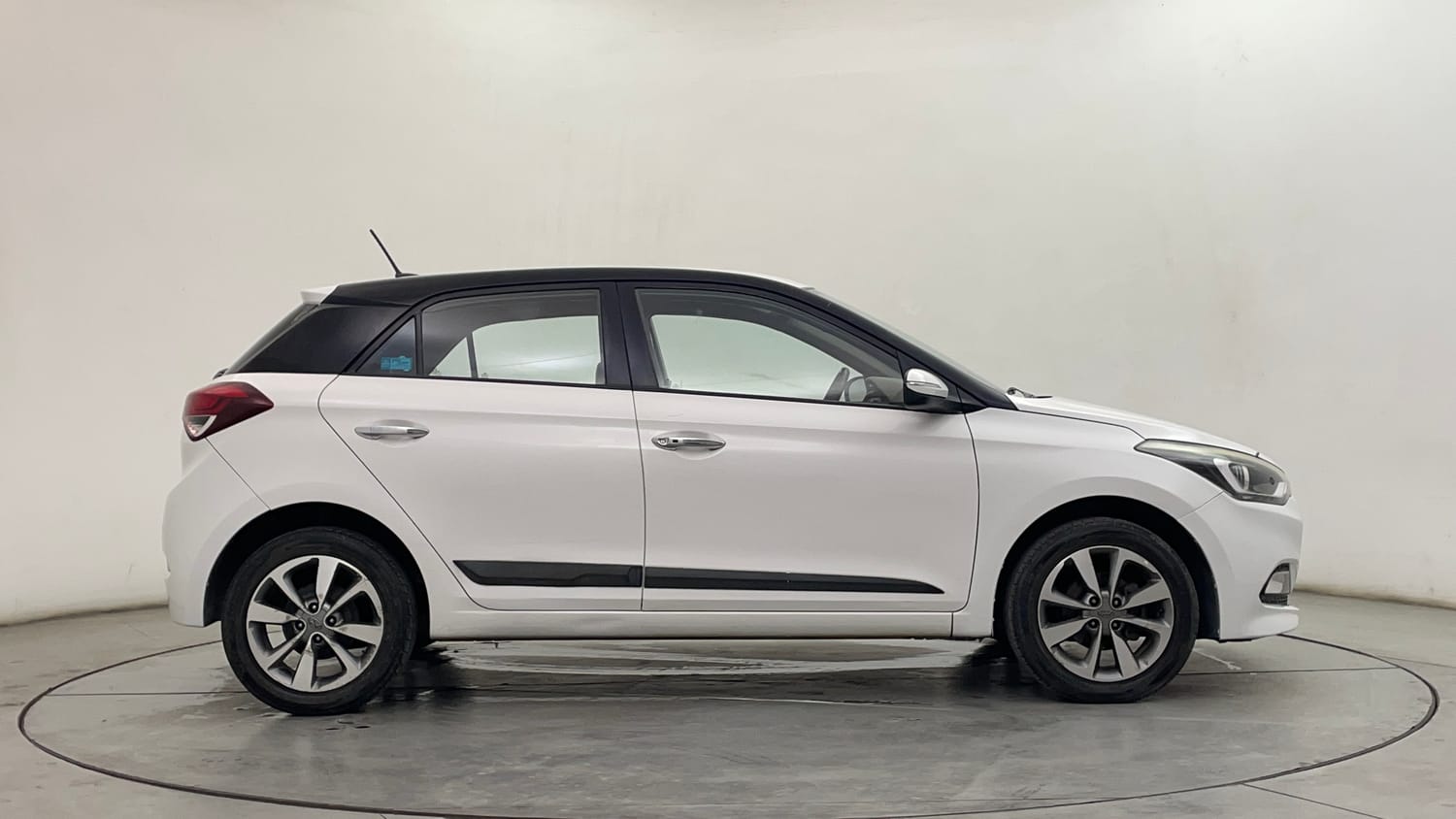 Used 2018 Hyundai Elite i20 Asta 1.2 (O) Petrol Manual exterior RIGHT SIDE VIEW