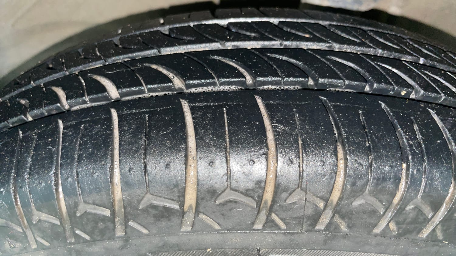 Used 2016 Maruti Suzuki Alto 800 Lxi Petrol Manual tyres LEFT FRONT TYRE TREAD VIEW
