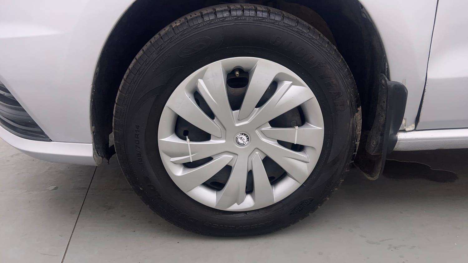 Used 2019 Volkswagen Ameo Trendline 1.0L (P) Petrol Manual tyres LEFT FRONT TYRE RIM VIEW
