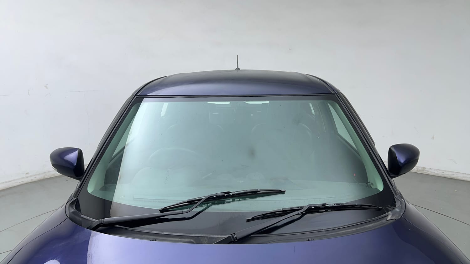 Used 2019 Maruti Suzuki Swift ZXi Petrol Manual exterior FRONT WINDSHIELD VIEW