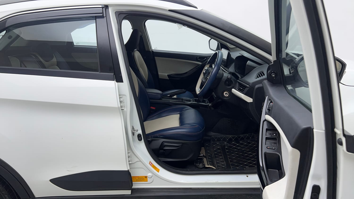 Used 2025 Tata Nexon Pure Plus (S) 1.2 iCNG 6MT Cng Manual interior RIGHT SIDE FRONT DOOR CABIN VIEW