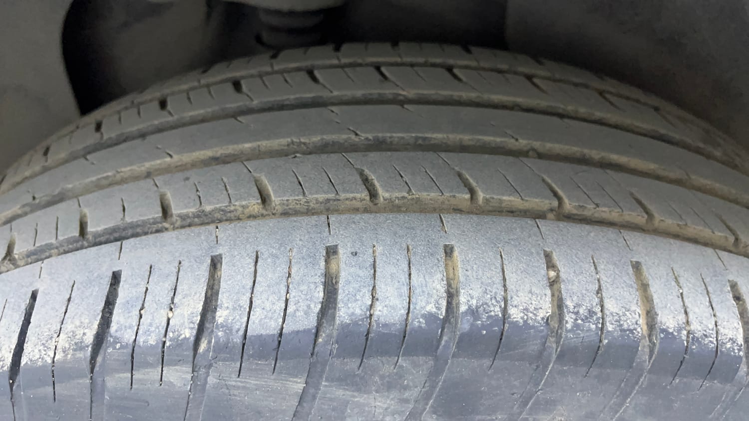 Used 2021 Tata Harrier XZA Plus Dark Edition Diesel Automatic tyres LEFT REAR TYRE TREAD VIEW