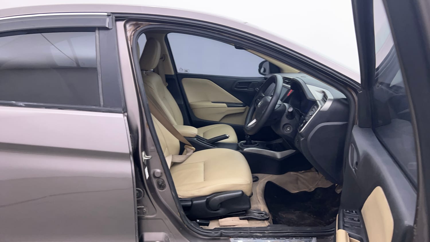 Used 2014 Honda City SV Petrol Manual interior RIGHT SIDE FRONT DOOR CABIN VIEW