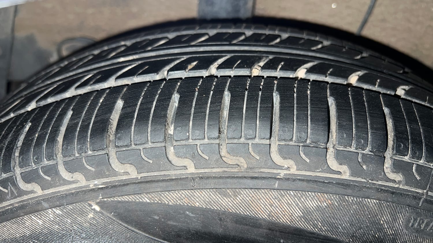 Used 2019 Hyundai Grand i10 Magna 1.2 Kappa VTVT Petrol Manual tyres RIGHT REAR TYRE TREAD VIEW