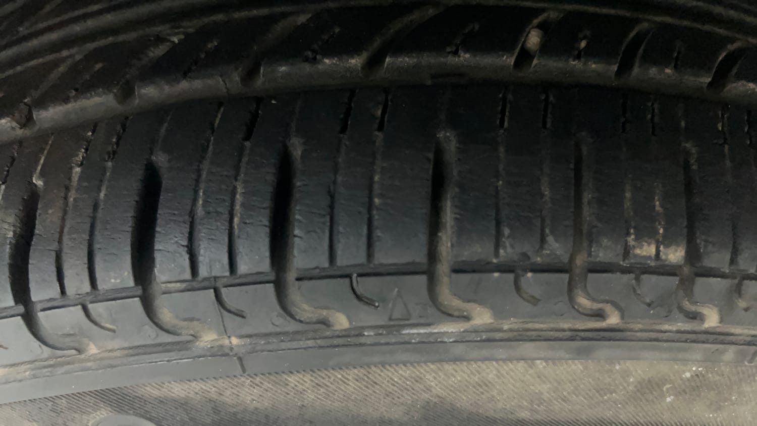 Used 2015 Maruti Suzuki Celerio VXi AMT Petrol Automatic tyres RIGHT FRONT TYRE TREAD VIEW