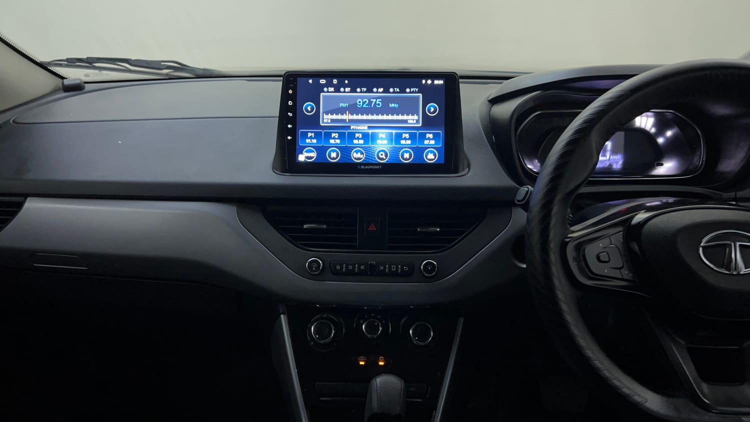 Used 2022 Tata Nexon XMA (S) Petrol Automatic interior MUSIC SYSTEM & AC CONTROL VIEW