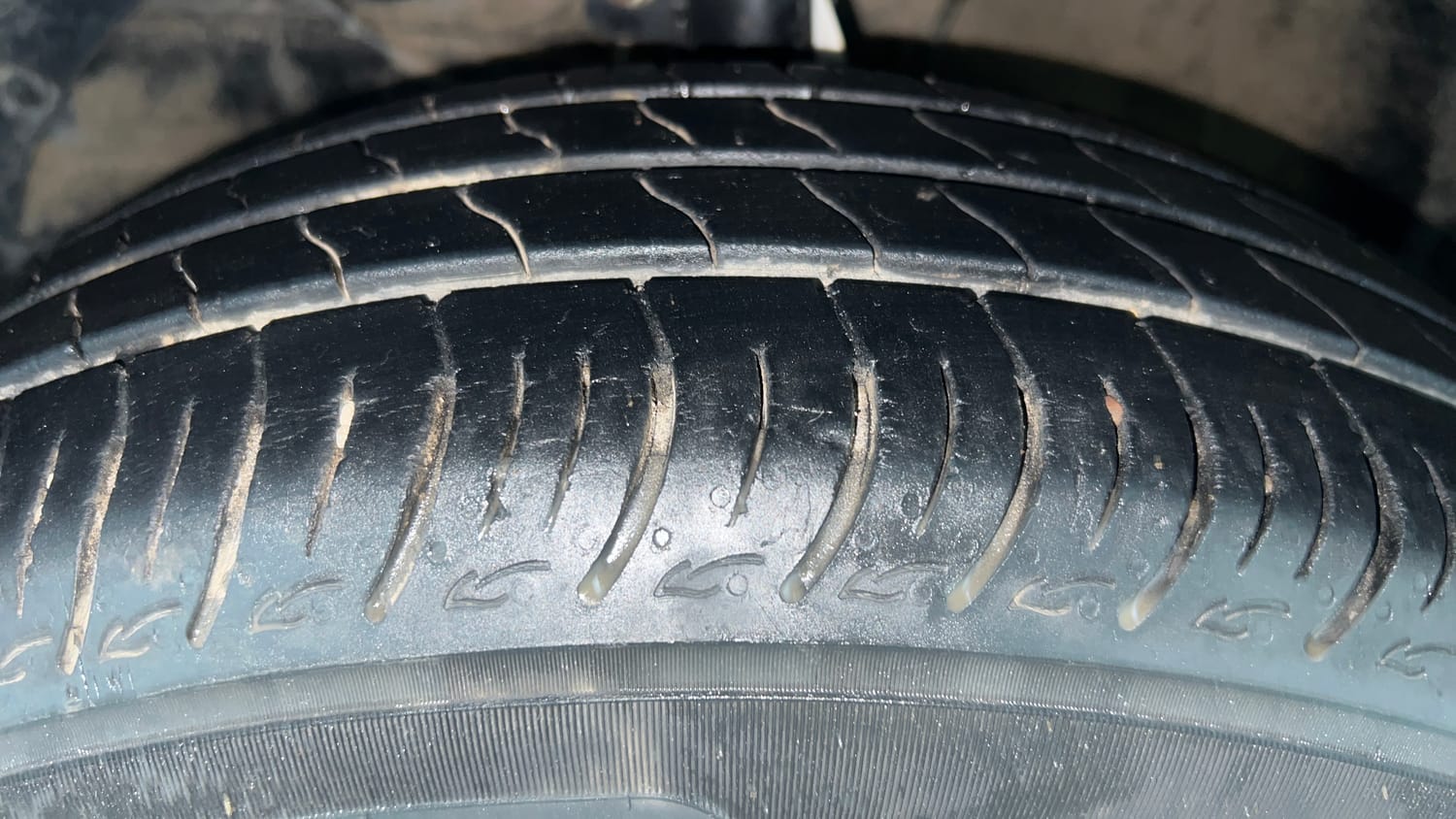 Used 2021 Maruti Suzuki Baleno Delta Petrol Manual tyres LEFT FRONT TYRE TREAD VIEW