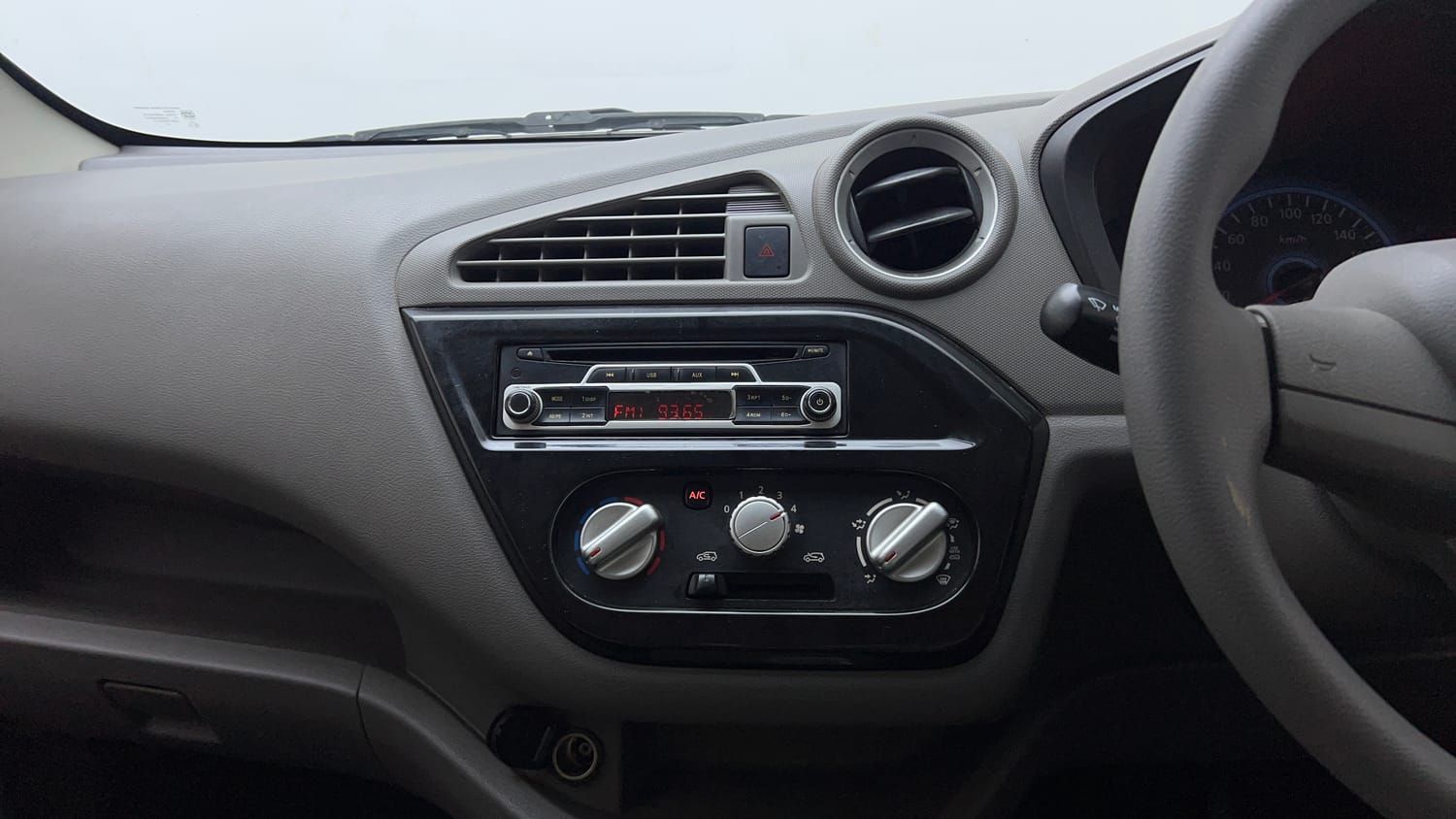 Used 2017 Datsun Redi-GO T (O) Petrol Manual top_features Integrated (in-dash) music system