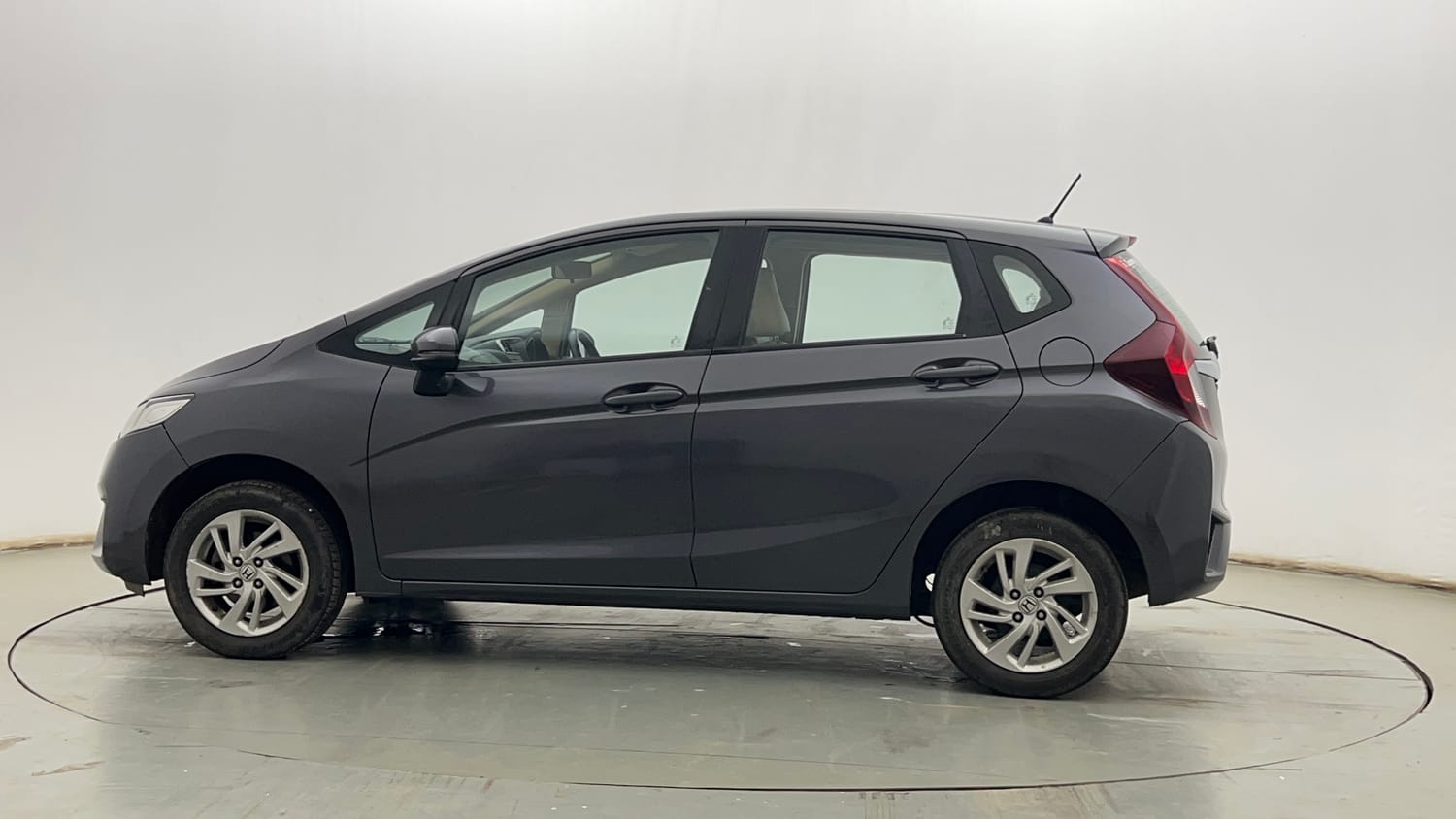 Used 2018 Honda Jazz V Petrol Petrol Manual exterior LEFT SIDE VIEW