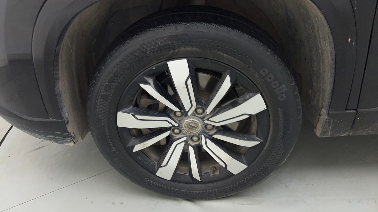 Used 2019 MG Motors Hector Sharp Hybrid 1.5 Petrol Hybrid Manual tyres LEFT FRONT TYRE RIM VIEW