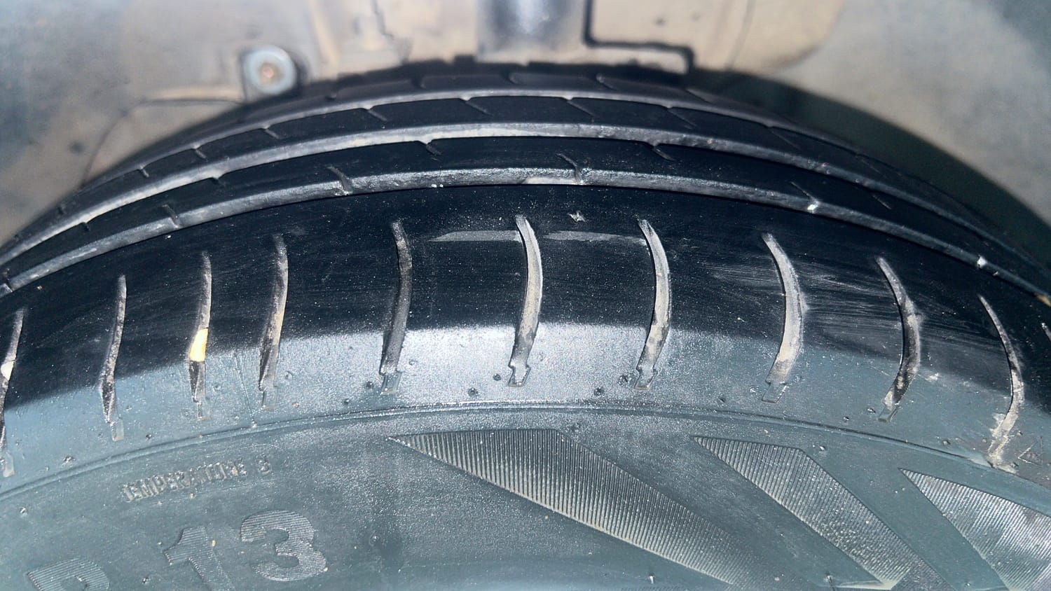 Used 2017 Tata Tiago Revotron XM Petrol Manual tyres LEFT FRONT TYRE TREAD VIEW