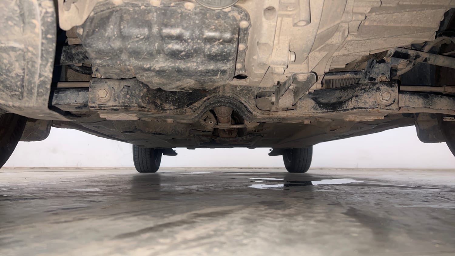 Used 2019 Volkswagen Ameo Trendline 1.0L (P) Petrol Manual extra FRONT LEFT UNDERBODY VIEW