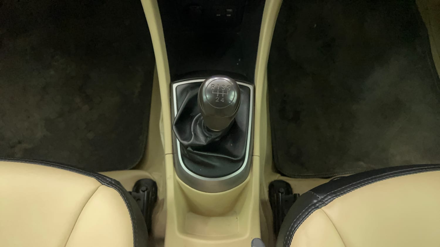 Used 2016 Hyundai Verna 1.6 VTVT SX Petrol Manual interior GEAR  KNOB VIEW