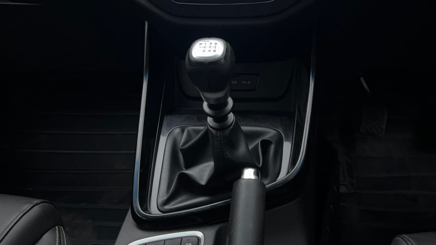 Used 2019 MG Motors Hector Sharp Hybrid 1.5 Petrol Hybrid Manual interior GEAR  KNOB VIEW