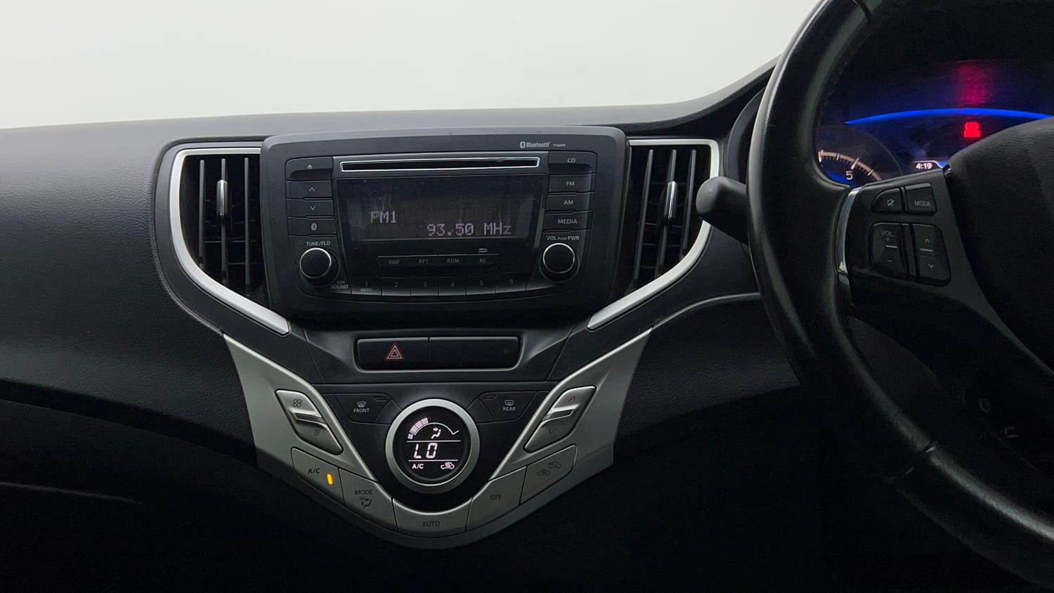 Used 2018 Maruti Suzuki Baleno Zeta 1.2 Petrol Manual interior MUSIC SYSTEM & AC CONTROL VIEW