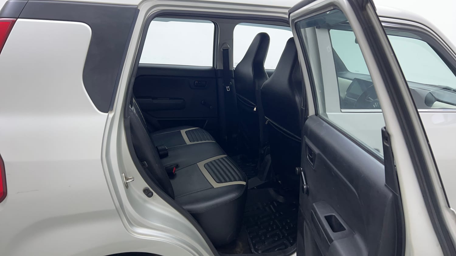 Used 2020 Maruti Suzuki Wagon R LXi 1.0 CNG Cng Manual interior RIGHT SIDE REAR DOOR CABIN VIEW