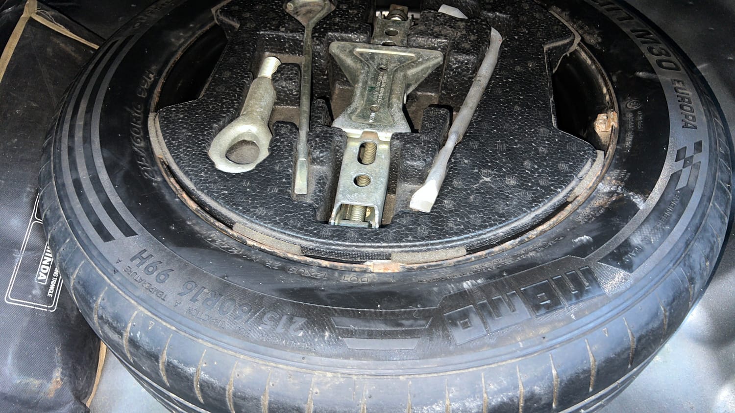 Used 2019 Maruti Suzuki S-Cross Zeta 1.3 Diesel Manual tyres SPARE TYRE VIEW