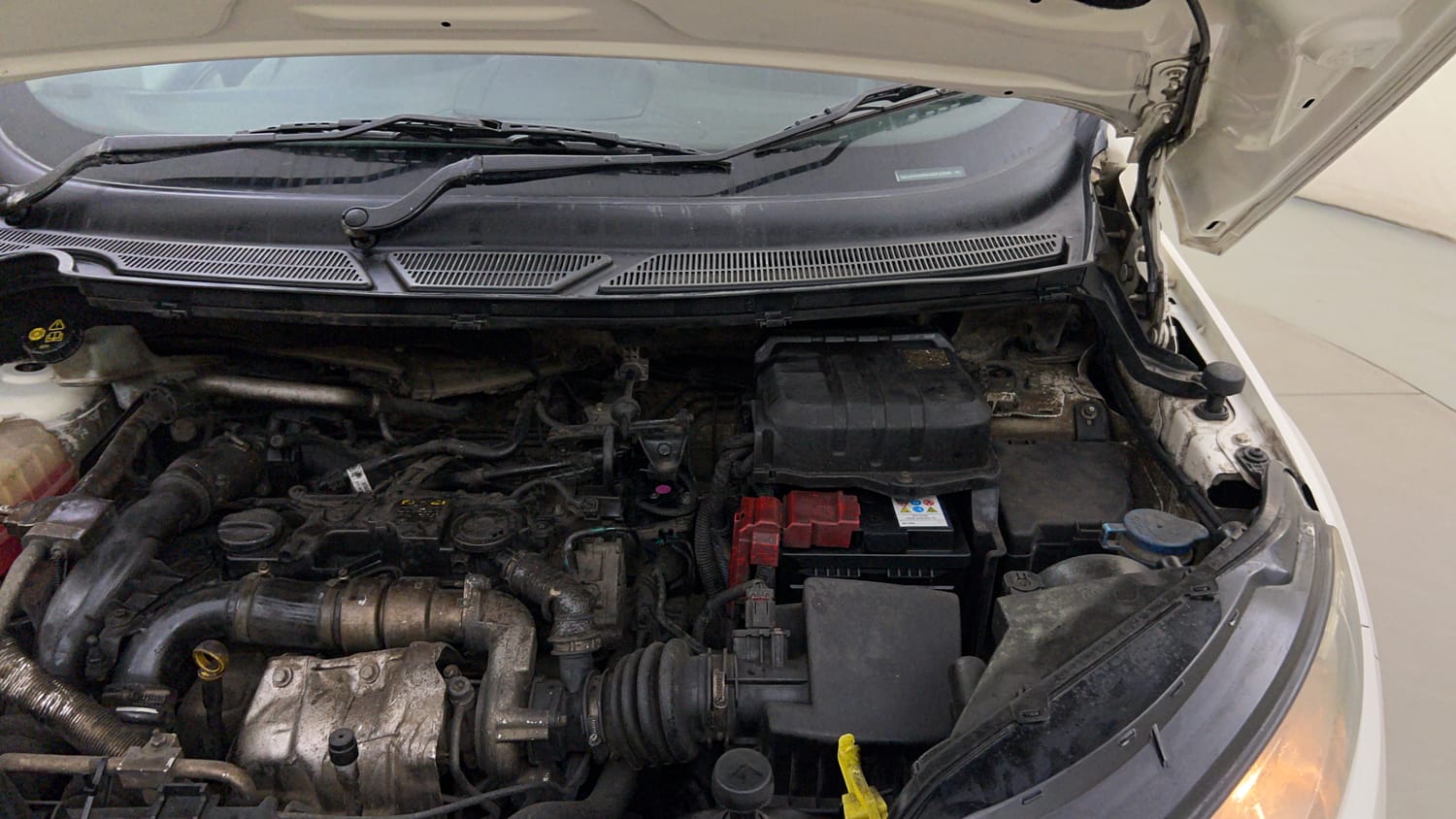 Used 2014 Ford EcoSport Trend 1.5 TDCi Diesel Manual engine ENGINE LEFT SIDE HINGE & APRON VIEW