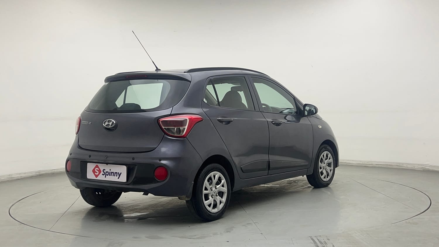 Used 2018 Hyundai Grand i10 Magna AT 1.2 Kappa VTVT Petrol Automatic exterior RIGHT REAR CORNER VIEW
