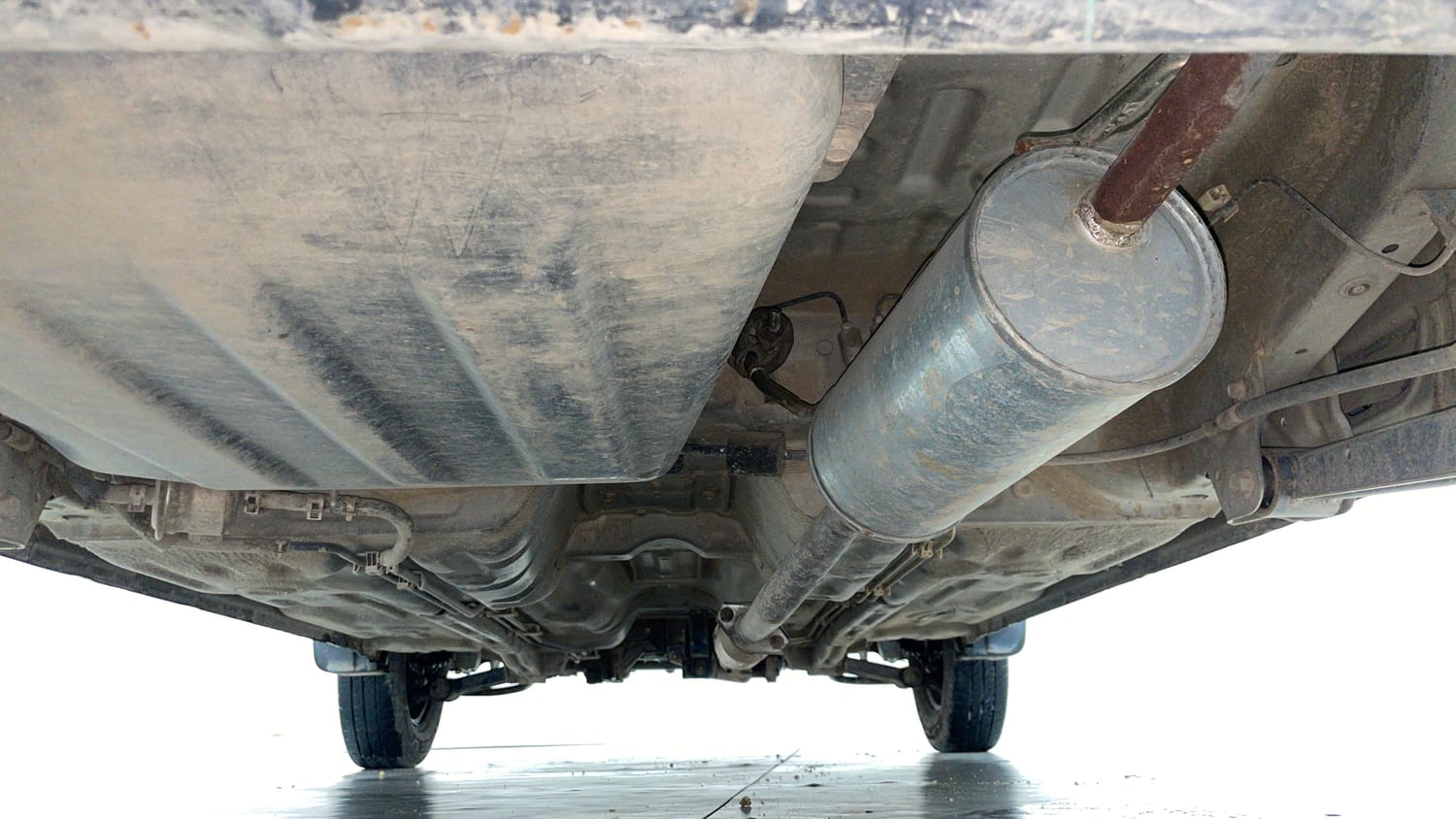 Used 2016 Maruti Suzuki Alto 800 Lxi Petrol Manual extra REAR UNDERBODY VIEW (TAKEN FROM REAR)