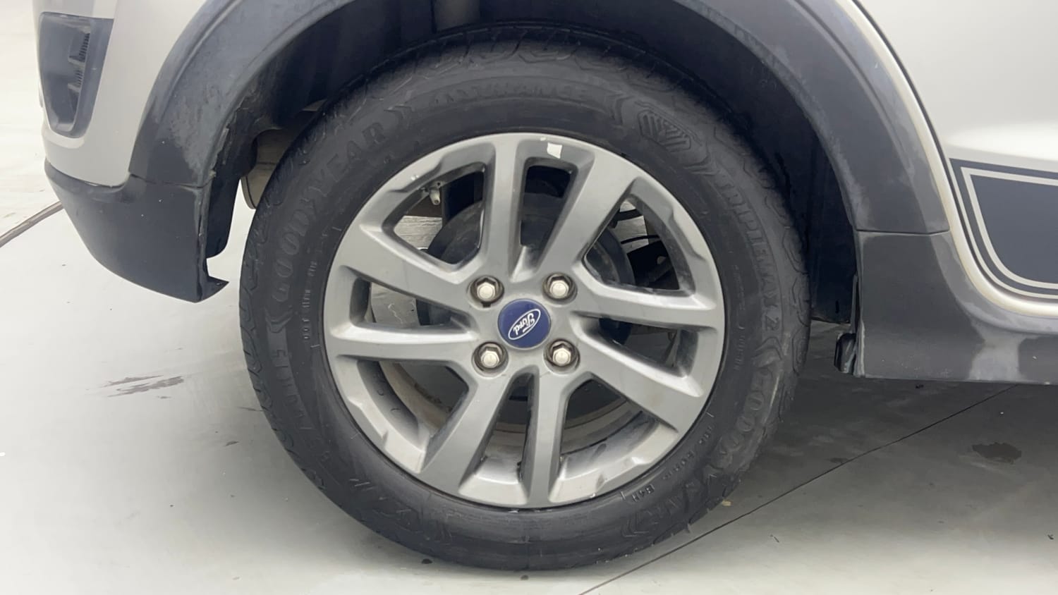 Used 2020 Ford Freestyle Titanium Plus 1.2 Ti-VCT Petrol Manual tyres RIGHT REAR TYRE RIM VIEW