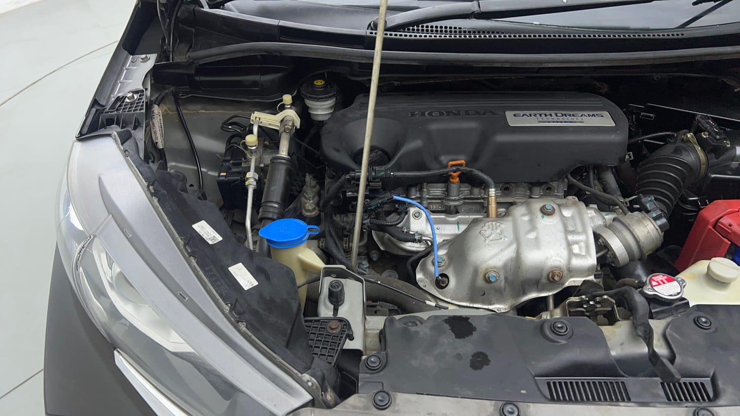 Used 2021 Honda WR-V VX MT Diesel Diesel Manual engine ENGINE RIGHT SIDE VIEW