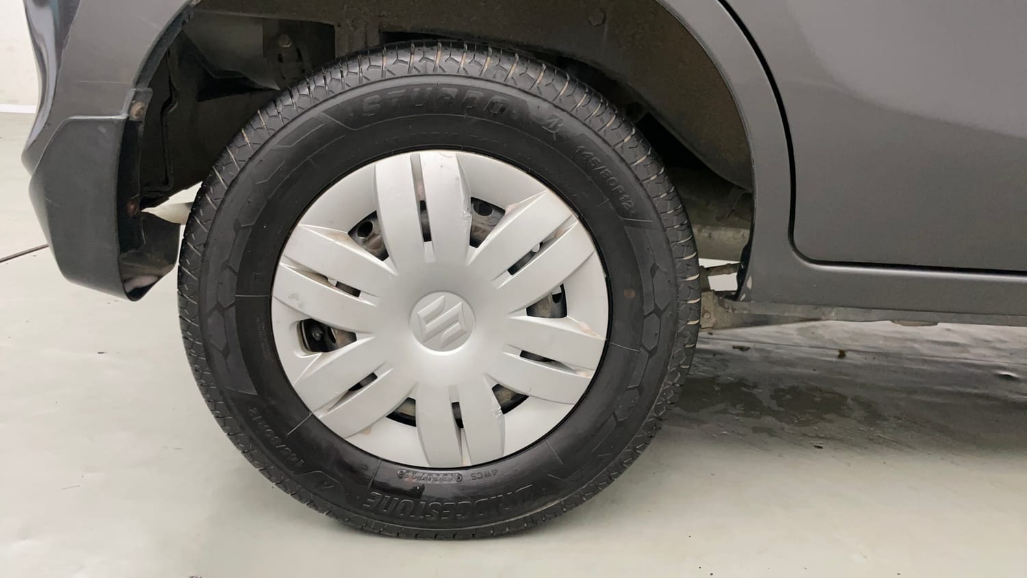 Used 2016 Maruti Suzuki Alto 800 Lxi Petrol Manual tyres RIGHT REAR TYRE RIM VIEW