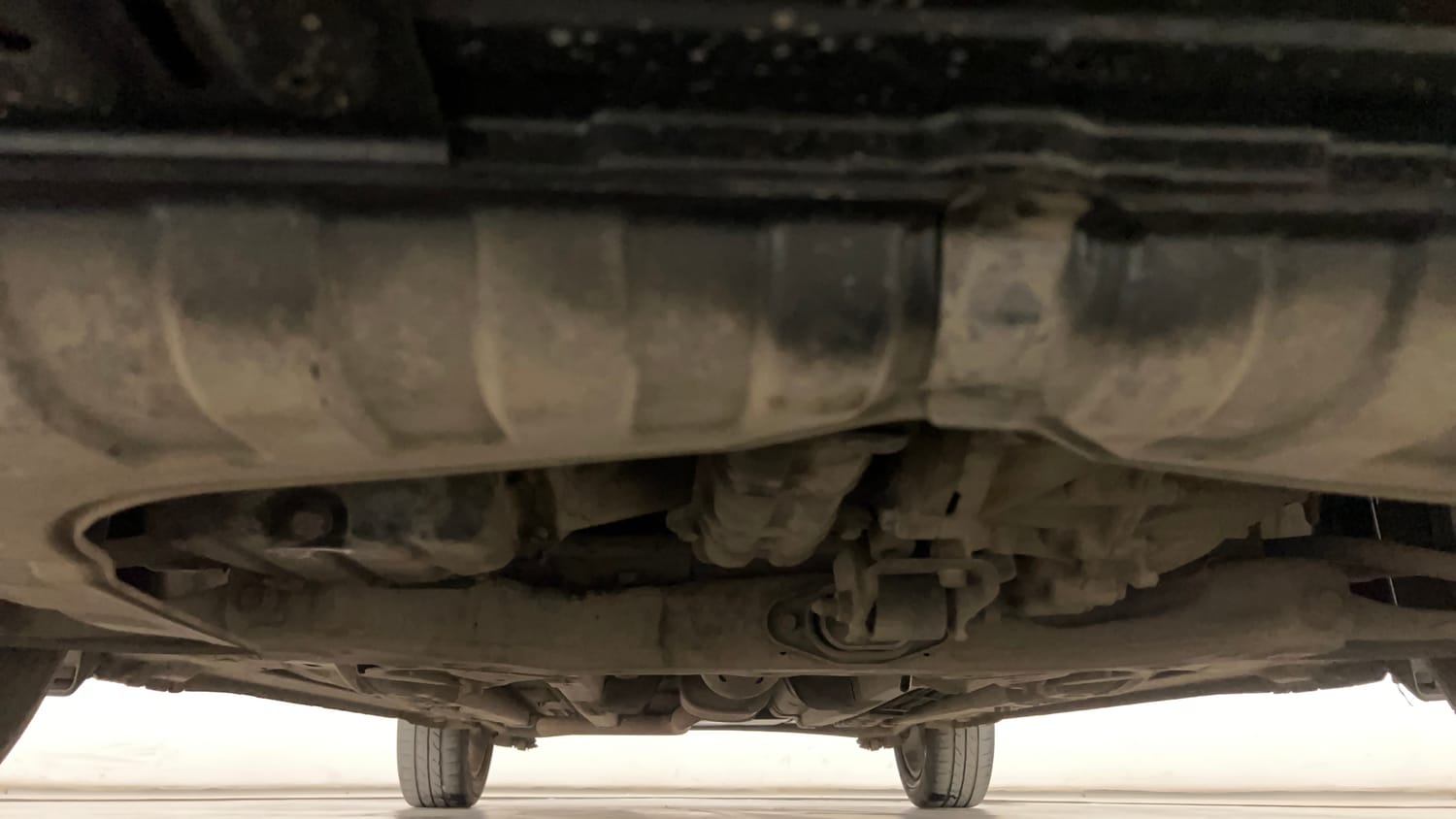 Used 2016 Hyundai Verna 1.6 VTVT SX Petrol Manual extra FRONT LEFT UNDERBODY VIEW