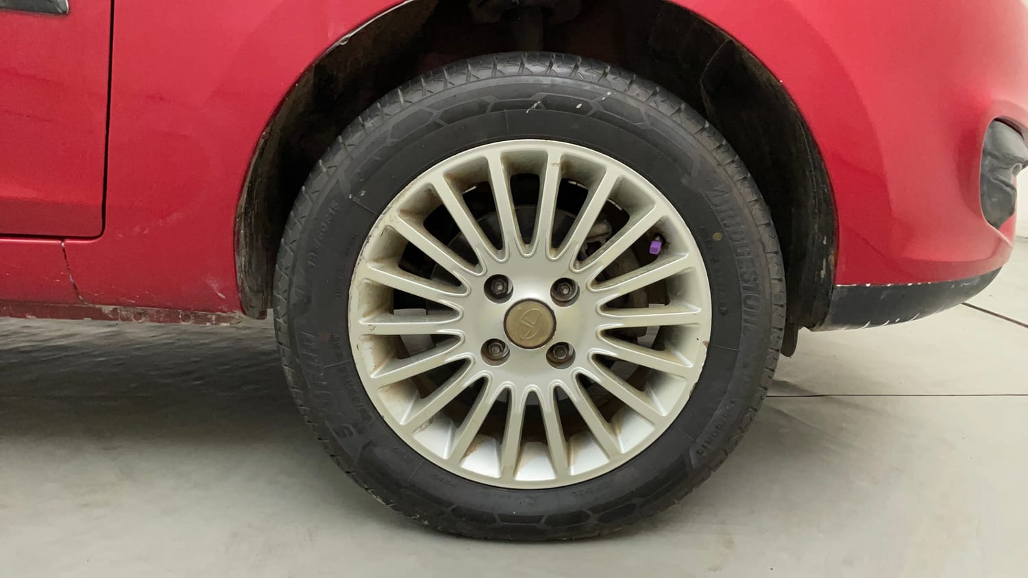 Used 2014 Tata Zest XE Petrol Petrol Manual tyres RIGHT FRONT TYRE RIM VIEW