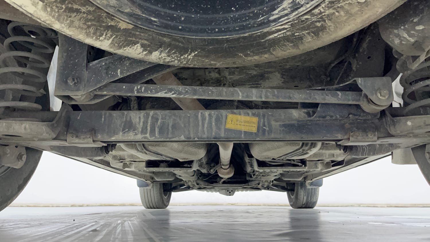 Used 2021 Tata Harrier XZA Plus Dark Edition Diesel Automatic extra REAR UNDERBODY VIEW (TAKEN FROM REAR)