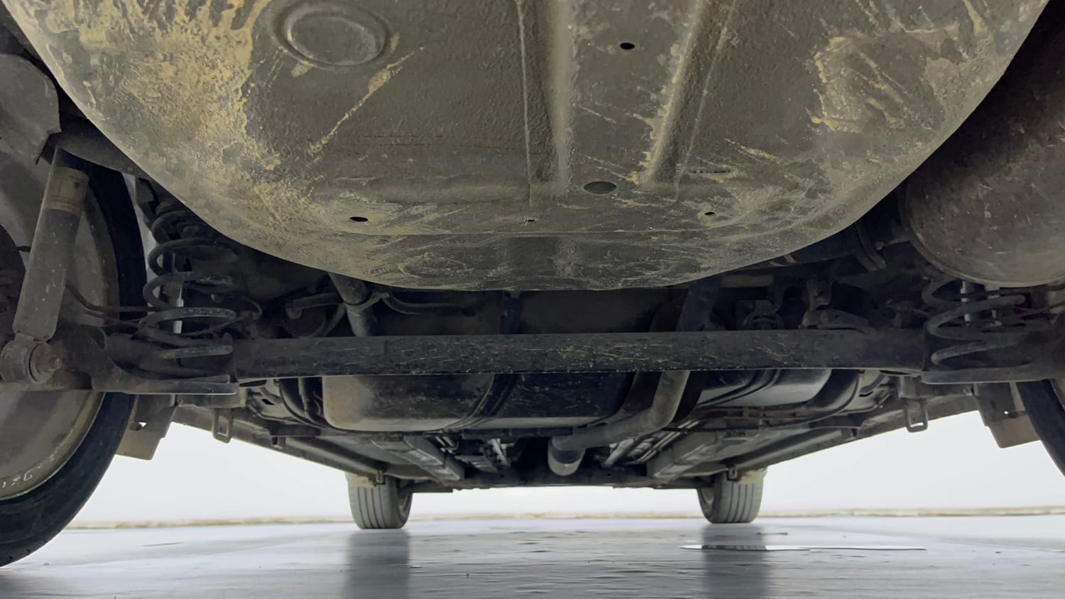 Used 2018 Maruti Suzuki Ciaz Alpha Hybrid 1.5 AT Petrol Automatic extra REAR UNDERBODY VIEW (TAKEN FROM REAR)