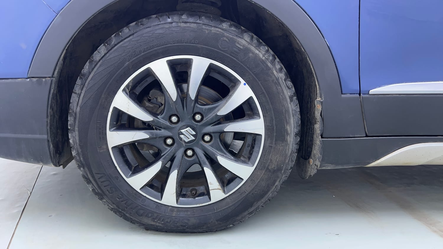 Used 2019 Maruti Suzuki S-Cross Zeta 1.3 Diesel Manual tyres LEFT FRONT TYRE RIM VIEW