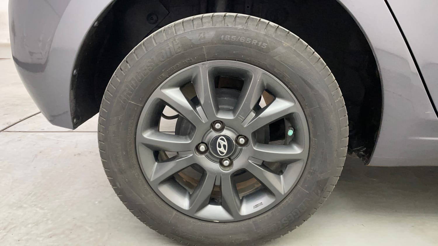 Used 2019 Hyundai Elite i20 Sportz Plus 1.2 CVT Petrol Automatic tyres RIGHT REAR TYRE RIM VIEW